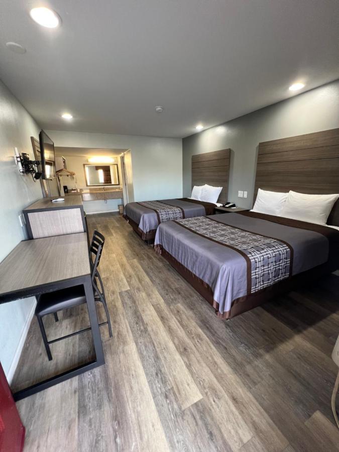 Continental Inn And Suites Nacogdoches Tx Sfa University Downtown Exteriör bild