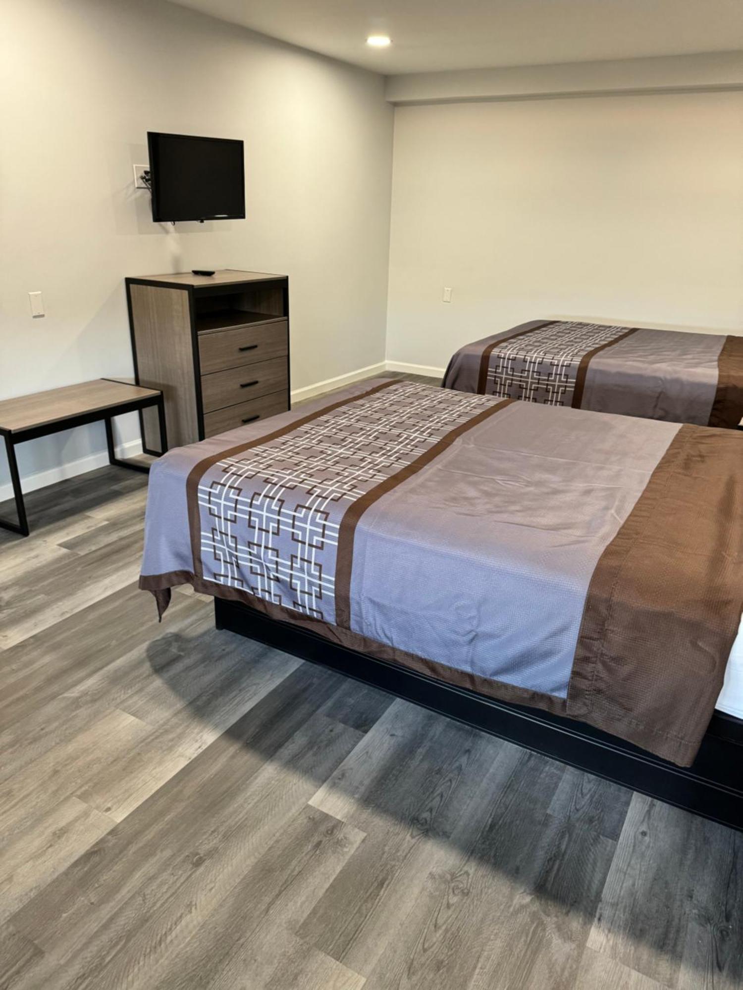 Continental Inn And Suites Nacogdoches Tx Sfa University Downtown Exteriör bild