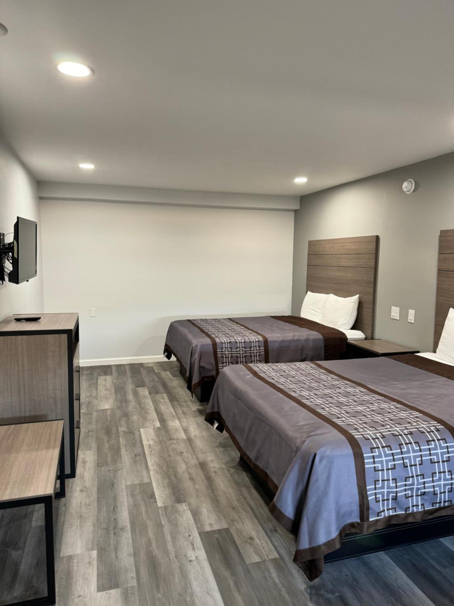 Continental Inn And Suites Nacogdoches Tx Sfa University Downtown Exteriör bild