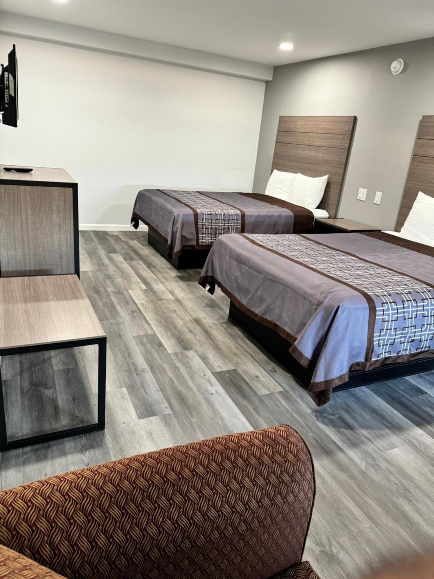 Continental Inn And Suites Nacogdoches Tx Sfa University Downtown Exteriör bild