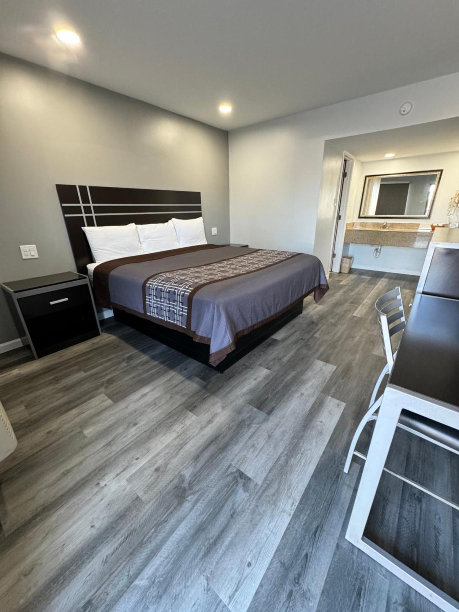 Continental Inn And Suites Nacogdoches Tx Sfa University Downtown Exteriör bild