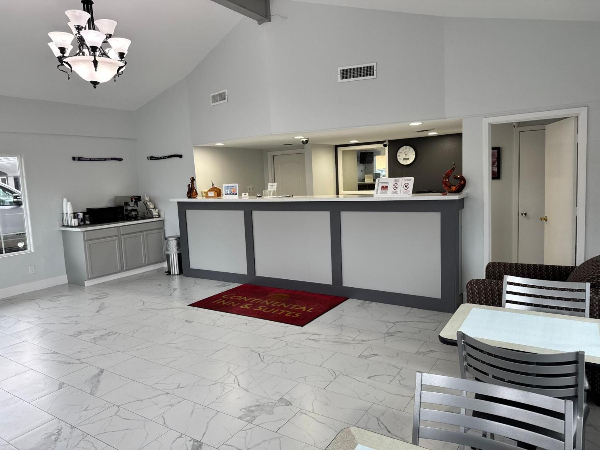 Continental Inn And Suites Nacogdoches Tx Sfa University Downtown Exteriör bild