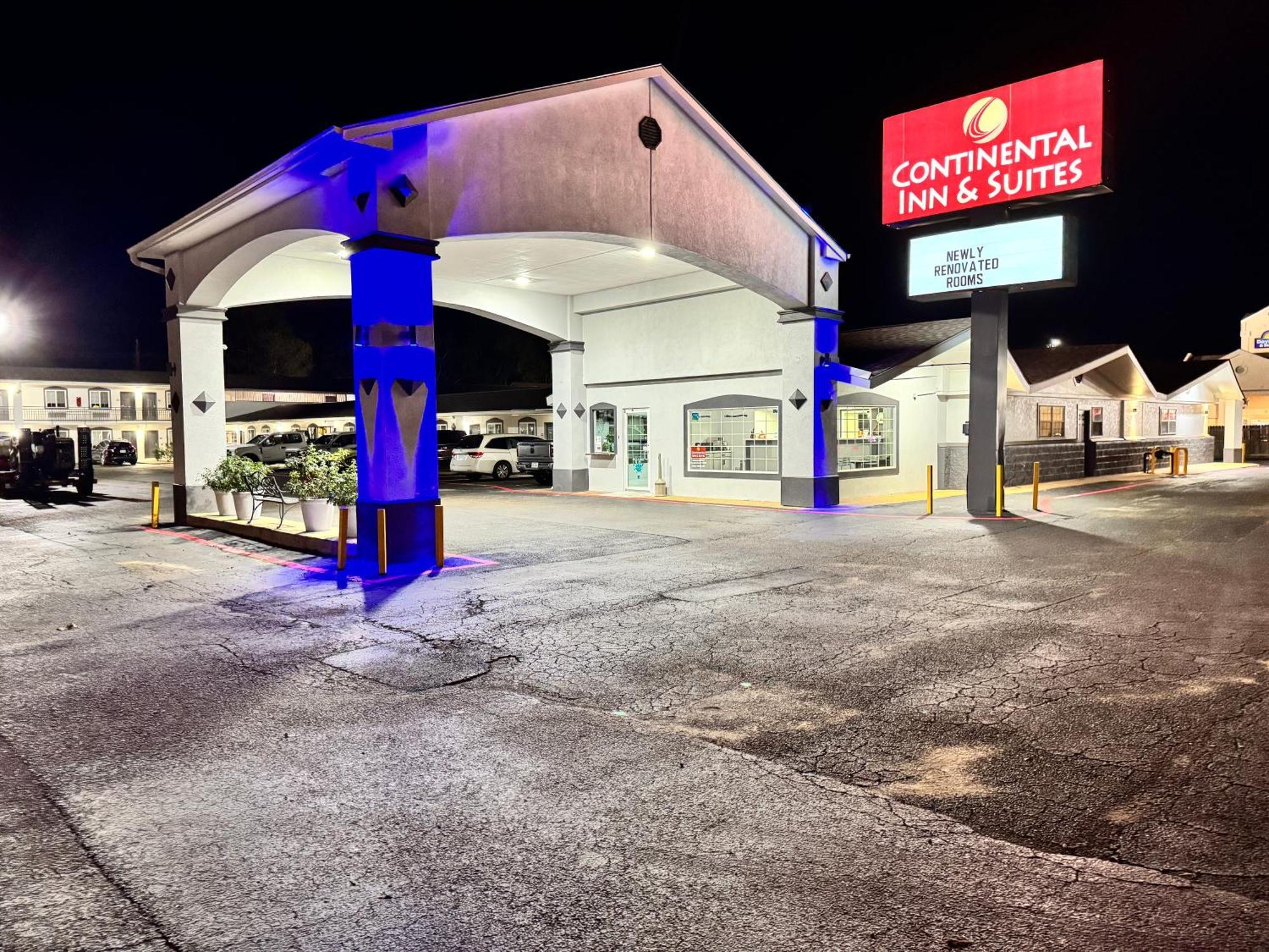 Continental Inn And Suites Nacogdoches Tx Sfa University Downtown Exteriör bild