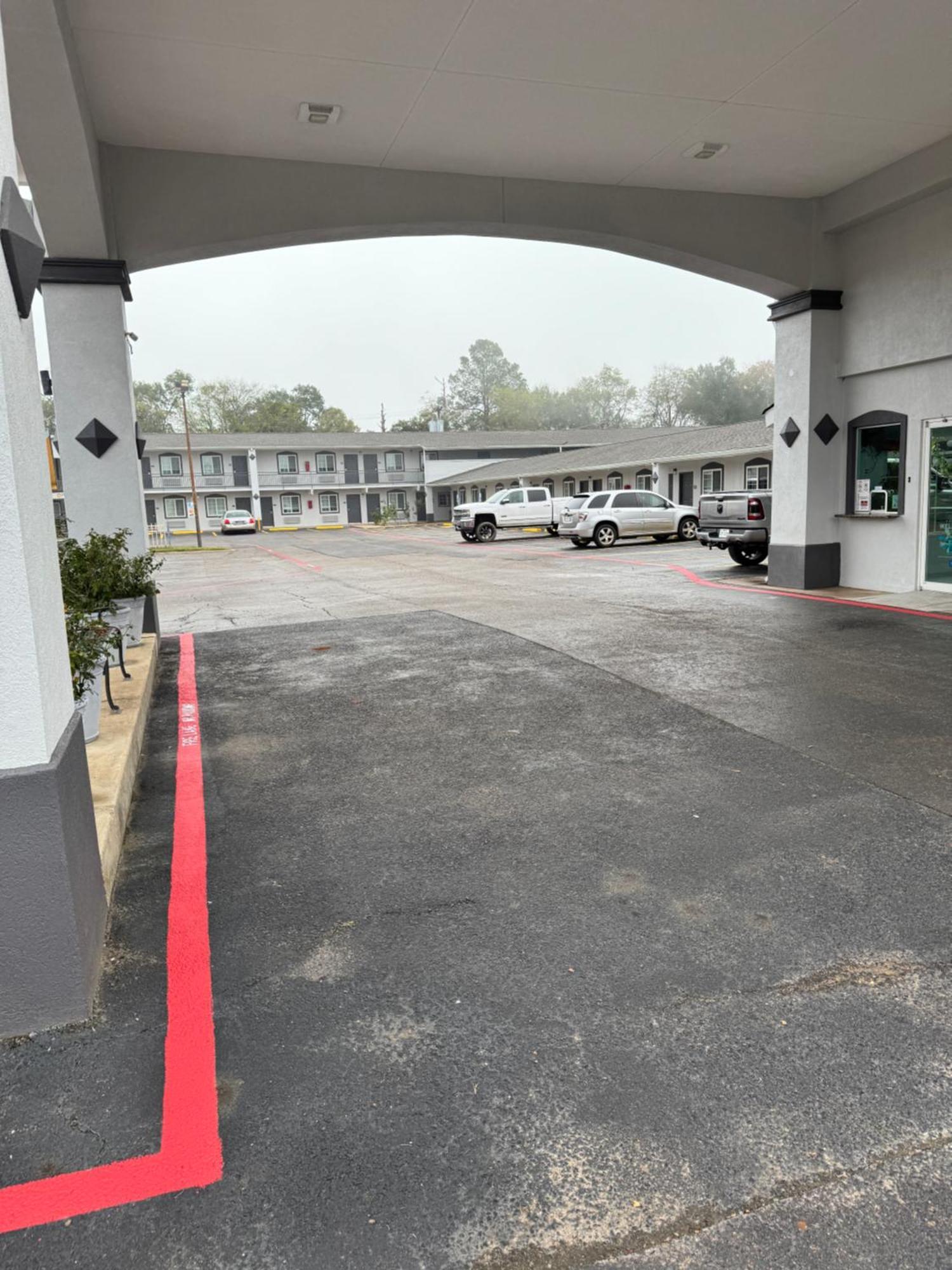 Continental Inn And Suites Nacogdoches Tx Sfa University Downtown Exteriör bild