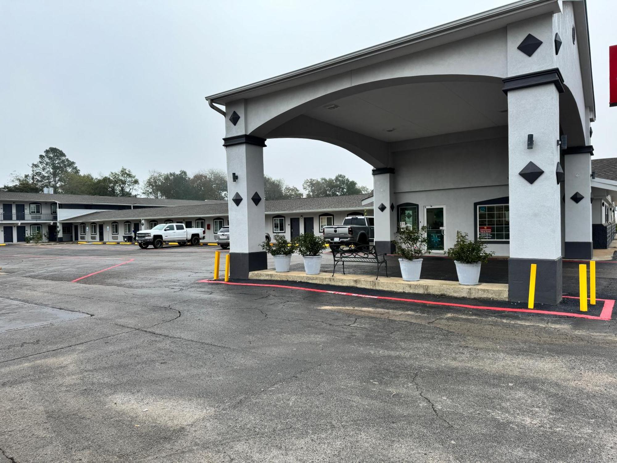 Continental Inn And Suites Nacogdoches Tx Sfa University Downtown Exteriör bild