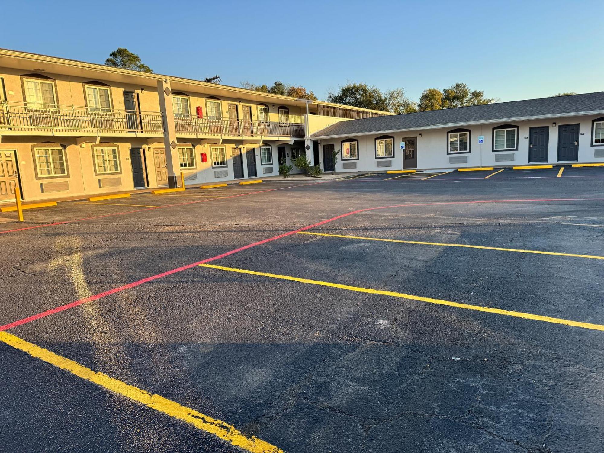 Continental Inn And Suites Nacogdoches Tx Sfa University Downtown Exteriör bild