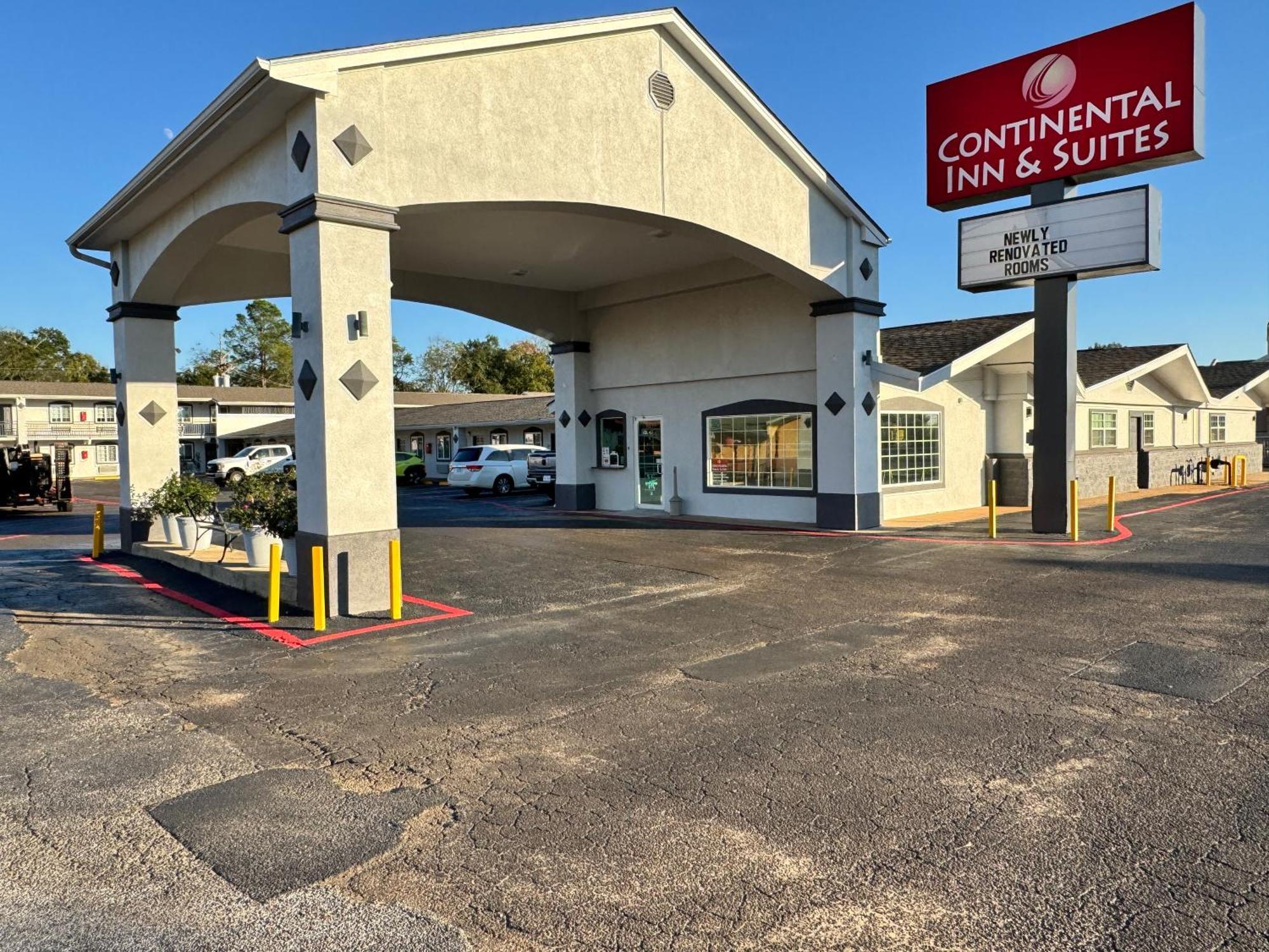 Continental Inn And Suites Nacogdoches Tx Sfa University Downtown Exteriör bild