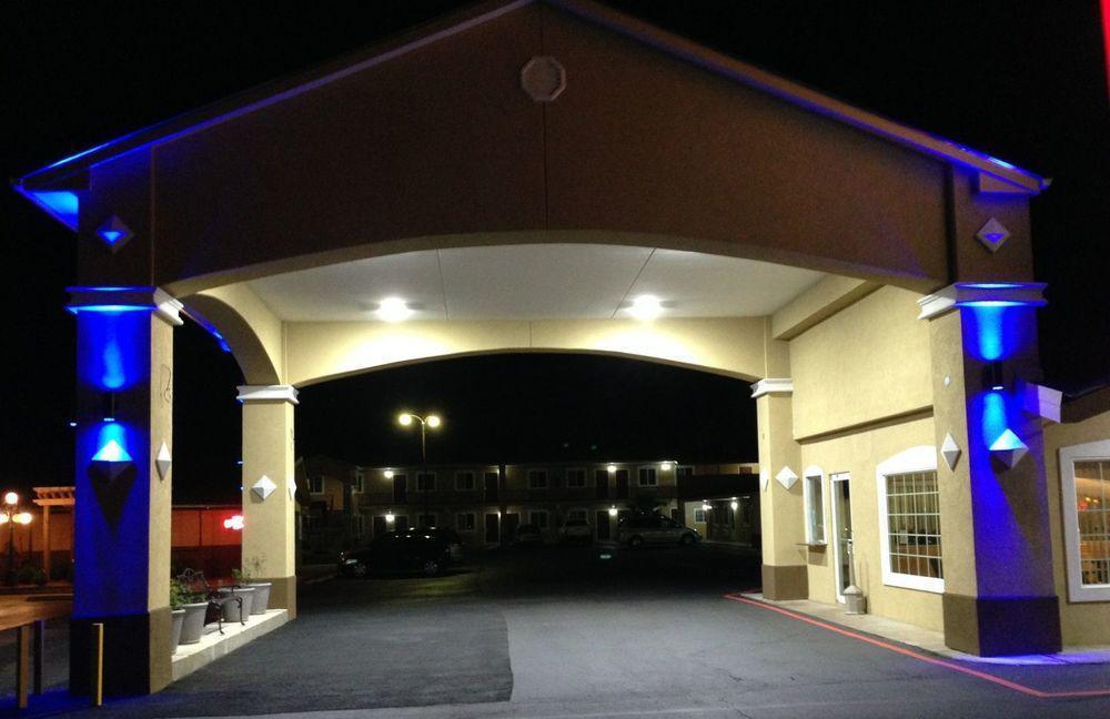 Continental Inn And Suites Nacogdoches Tx Sfa University Downtown Exteriör bild