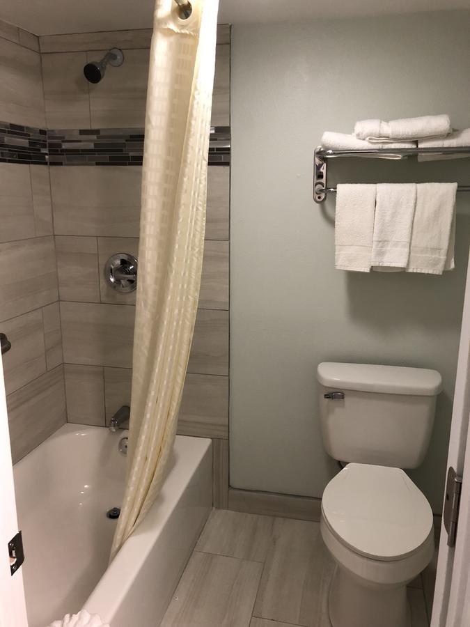 Continental Inn And Suites Nacogdoches Tx Sfa University Downtown Exteriör bild