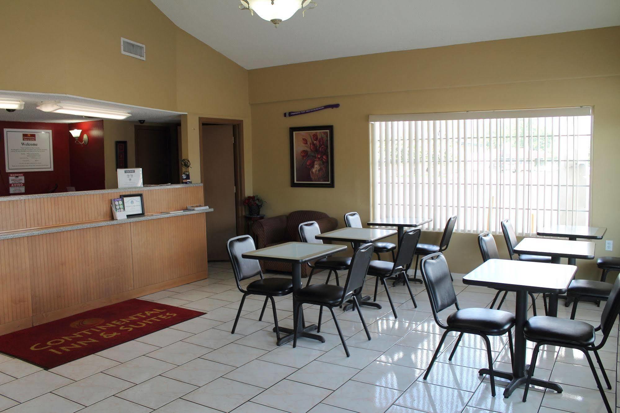 Continental Inn And Suites Nacogdoches Tx Sfa University Downtown Exteriör bild